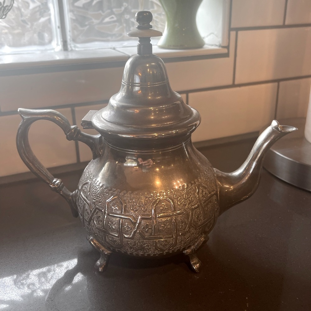 Bennani Moroccan Vintage teapot! Would make a great gift!